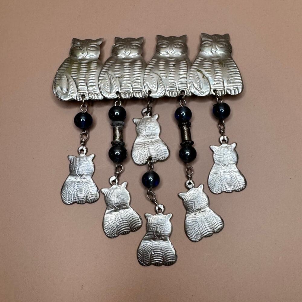 Vintage silver tone fat cat dangling charm brooch